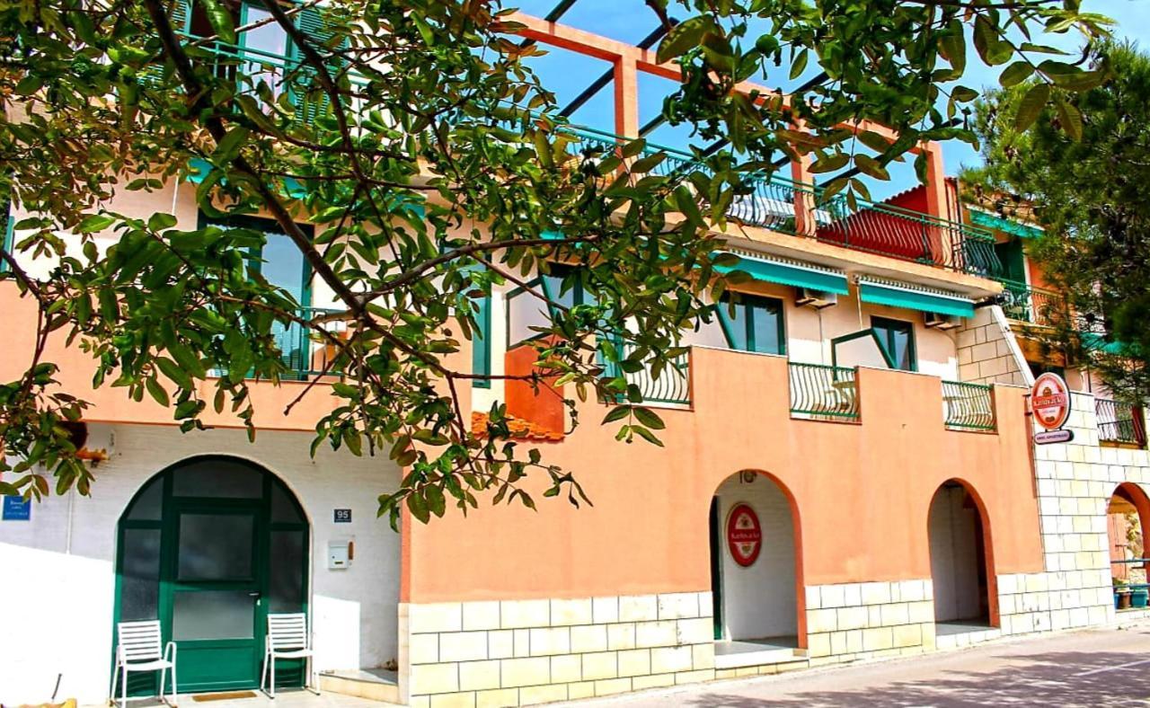 Apartments Gabriela Drvenik  Kültér fotó
